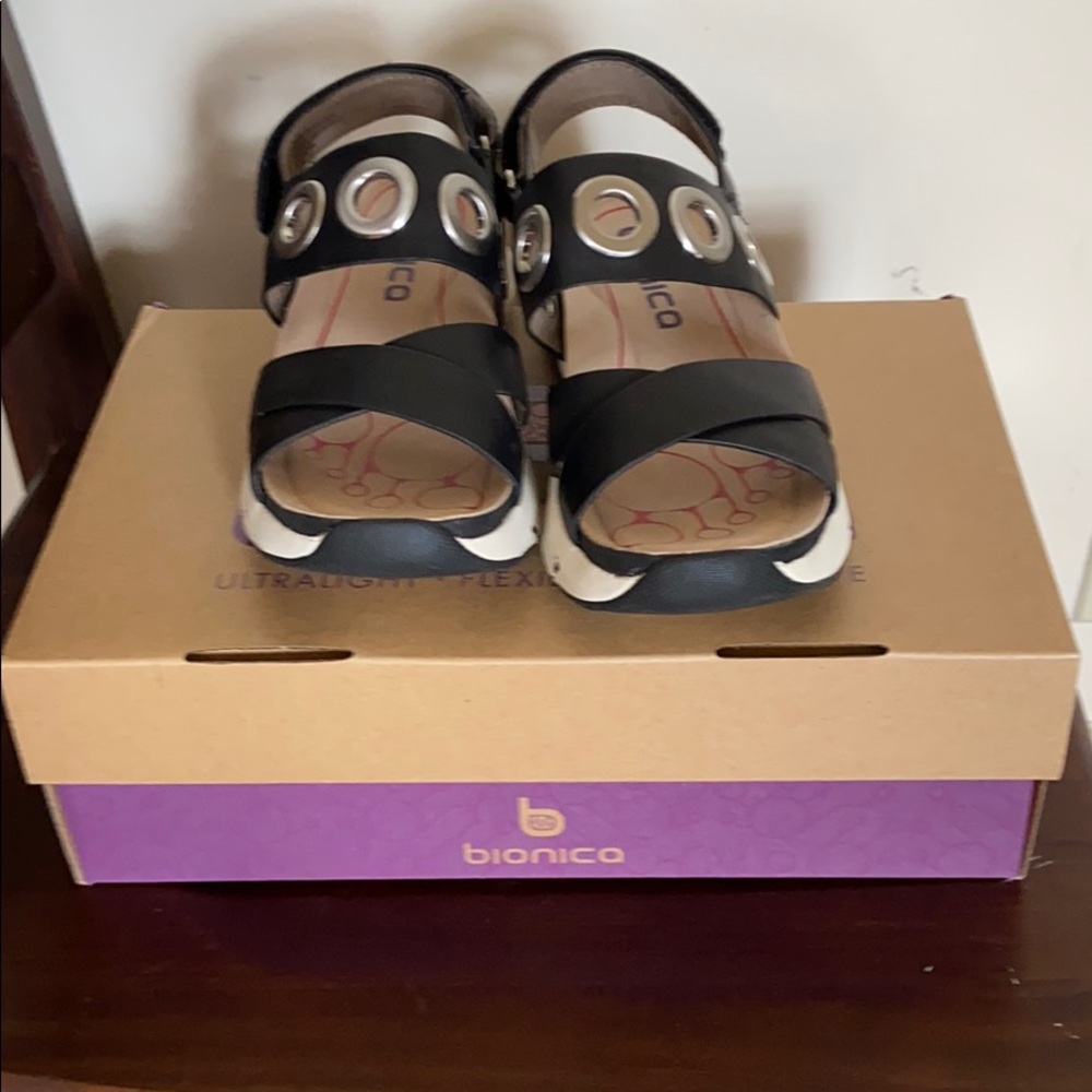 Sandal
